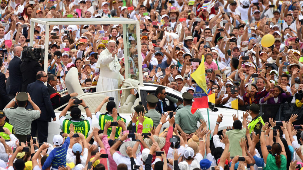 Topshot Colombia Pope Visit