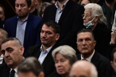 [375249] Ο ΠΡΩΘΥΠΟΥΡΓΟΣ, ΠΟΛΙΤΙΚΟΙ ΑΡΧΗΓΟΙ ΚΑΙ ΥΠΟΥΡΓΟΙ ΣΤΟ ΛΑΪΚΟ ΠΡΟΣΚΥΝΗΜΑ ΣΤΟ ΣΚΗΝΩΜΑ ΤΟΥ ΑΡΧΙΕΠΙΣΚΟΠΟΥ ΑΛΒΑΝΙΑΣ ΑΝΑΣΤΑΣΙΟΥ (ΚΩΣΤΑΣ ΤΖΟΥΜΑΣ/eurokinissi)