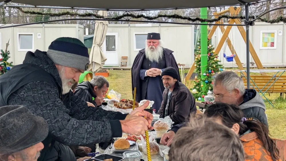 Mitropolitul Banatului A Luat Masa Cu Persoanele Fara Adapost 2025.jpg