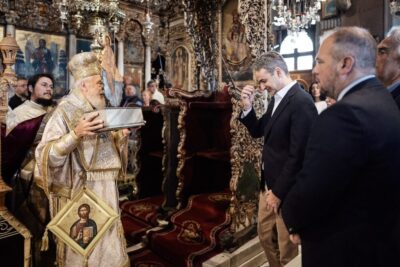 Ο ΠΡΩΘΥΠΟΥΡΓΟΣ ΚΥΡΙΑΚΟΣ ΜΗΤΣΟΤΑΚΗΣ ΣΤΗn ΠΡΩΤΗ ΑΝΑΣΤΑΣΗ ΣΤΗn ΤΗΝΟ (ΔΗΜΗΤΡΗΣ ΠΑΠΑΜΗΤΣΟΣ/ΓΡΑΦΕΙΟ ΤΥΠΟΥ ΠΡΩΘΥΠΟΥΡΓΟΥ/eurokinissi)