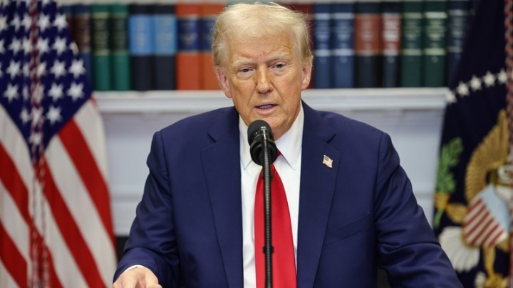 W08 64134trump3