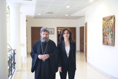 Proedros tis alvanikis voulis ston archiepiskopo alvanias 2