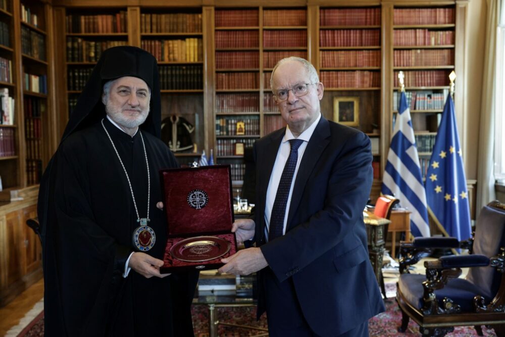 Synantisi me ton archiepiskopo amerikis elpidoforo eiche o ptd