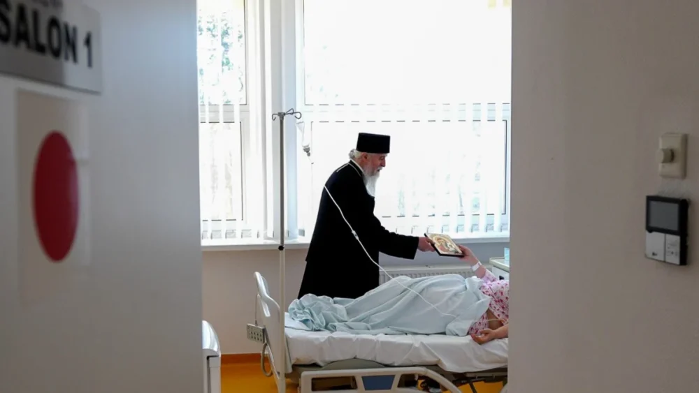 Icoane pentru mamele din spitalele sucevene